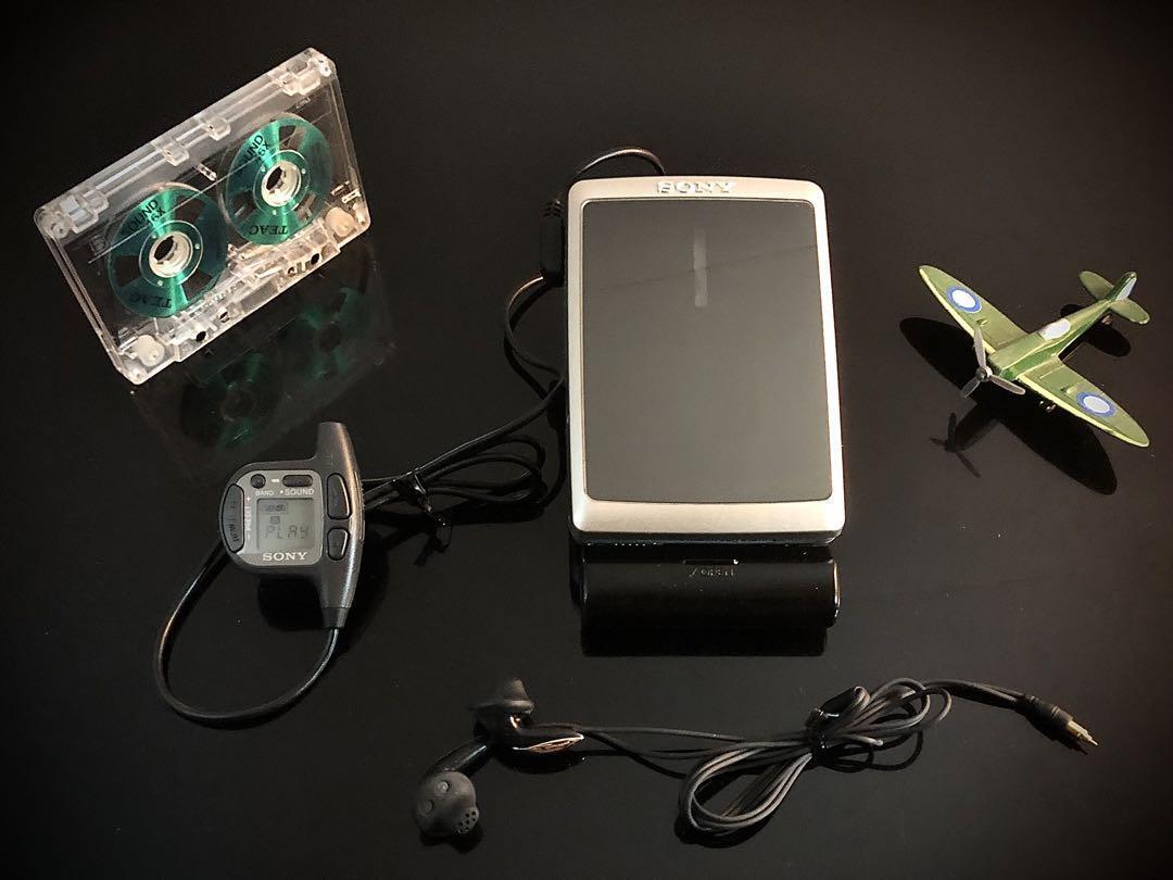 激レア未開封 期間限定値下げ中明日まで!SONY WM-FK5 Cassette Walkman Sony Wm-Fx5 With Radio Silver Serviced