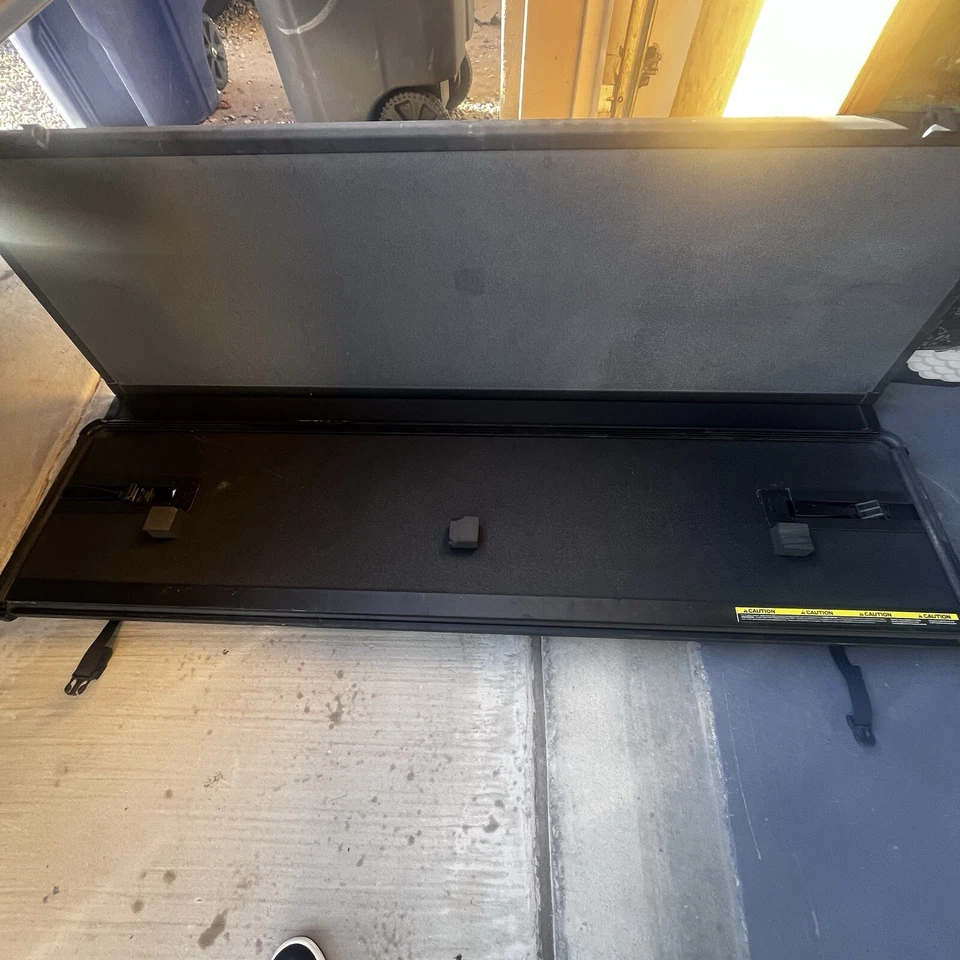 Cubierta Tonneau 5.5.  Tapa dura Foto 3 de 4