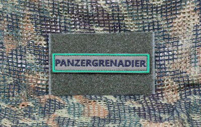 Klettpatch ''Panzergrenadier'' mit Rahmen in Waffenfarbe, 2x10 cm