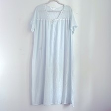Vintage sheer eyelet lace keyhole neck detail short sleeve super soft nightgown