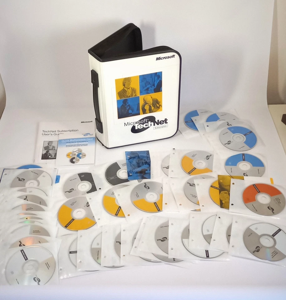 RAR Vintage Microsoft TechNet CD Abo Mappe mit 40 Discs 1999-2001