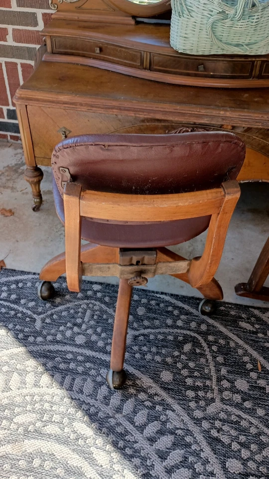 Silla de oficina antigua auténtica de cuero de pastor - inclinación giratoria enrollable años 40 Foto 2 de 4