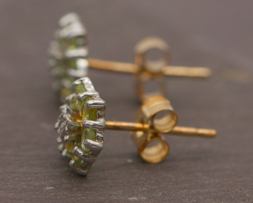 9ct Yellow Gold Natural Peridot & Diamond Cluster Stud Earrings Studs British - Picture 6 of 10