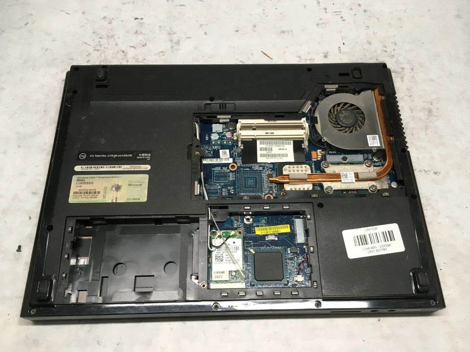 Dell Vostro 1520 15" [ AS IS / FOR PARTS] Intel Core Duo 1.8 GHz - JZ - Image 2 of 4