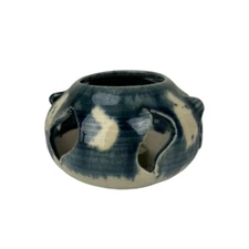 Artist Signed Handmade Pottery Tealight Holder Round Blue Desi (Deri?) Home Art