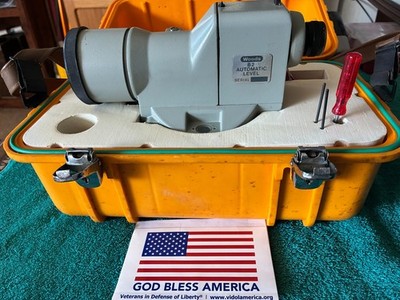 Woods B2 automatic level survey with fitted plastic case W/ tools and key to box