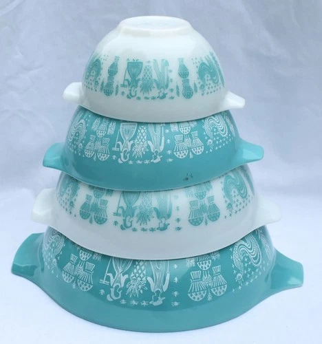 PYREX - BUTTERPRINT - Set of 4 - CINDERELLA MIXING BOWLS