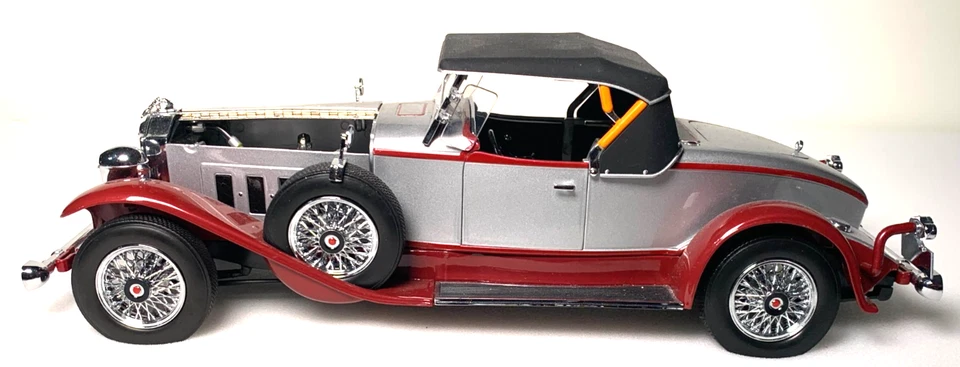 Signature Models 1930 Packard 734 Speedster, 1:18 scale INV# 3043 damaged - Image 3 of 4