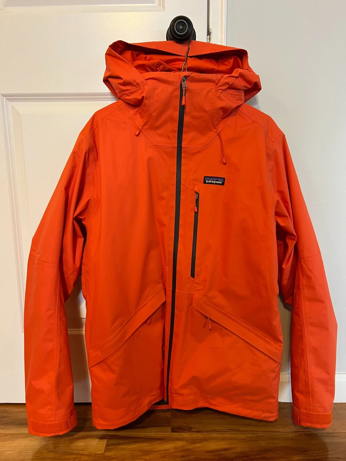 Patagonia Snowshot Jacket Insulated Metric Orange snowboard ski men's small S
Opens in a new window