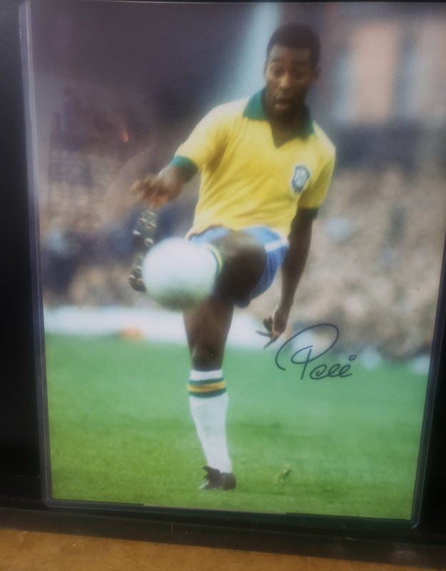 PELE Autographed Signed Soccer 11x14 Photo - W/COA.