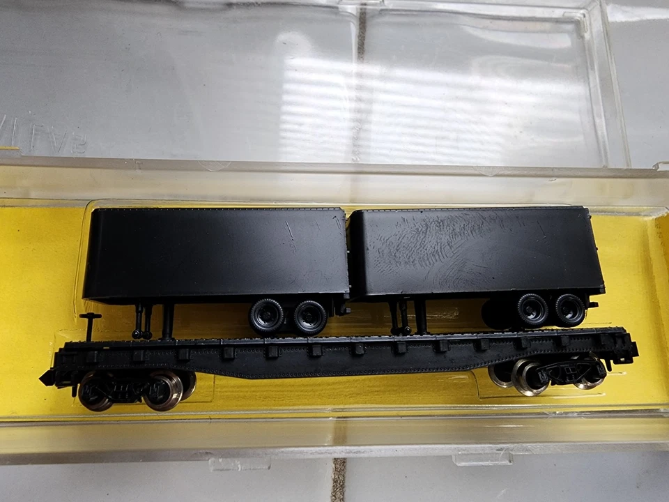 Atlas 3740 Trailer Flat Undec. Piggy back N gauge - Image 2 of 4