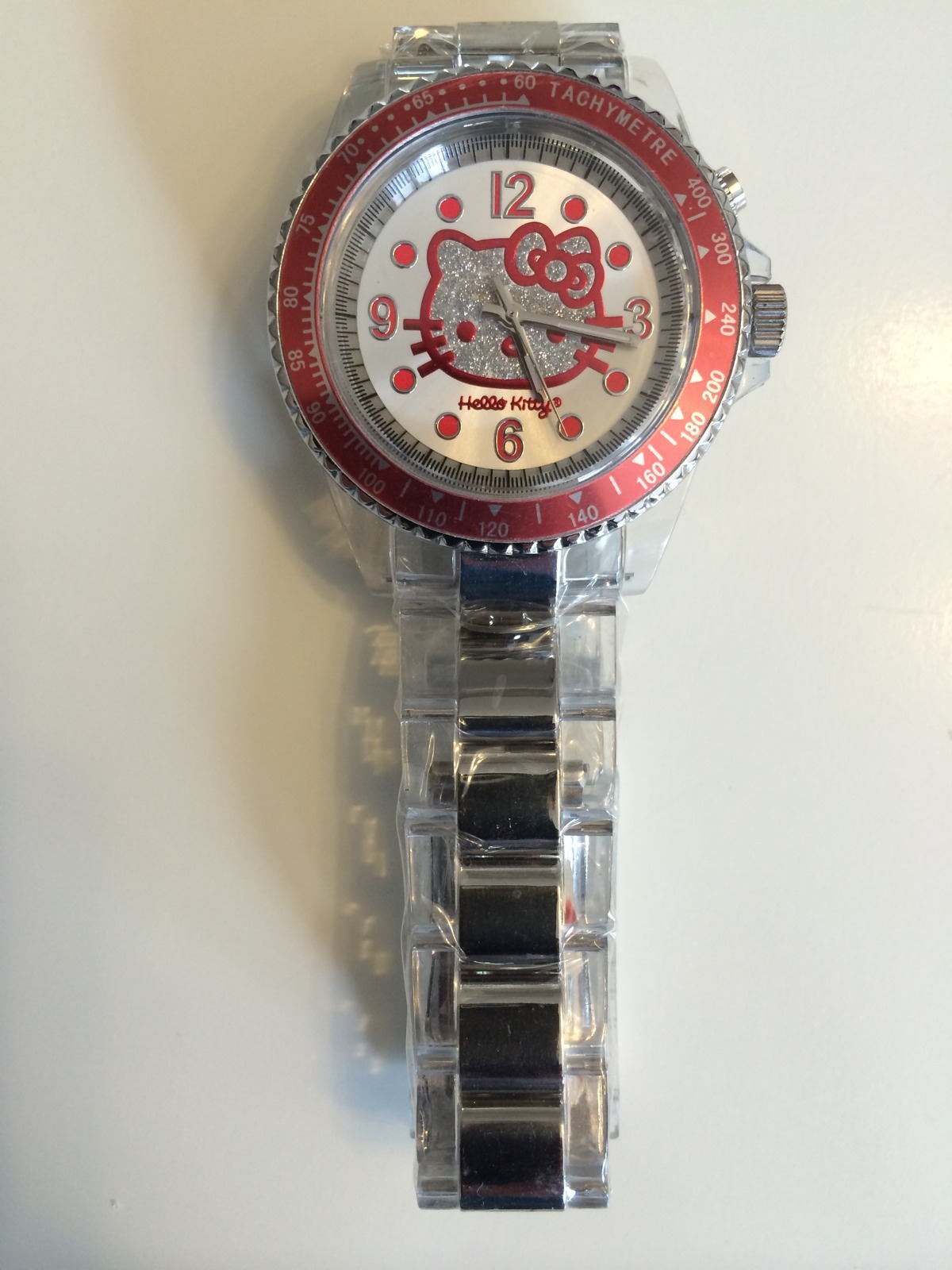 Montre Hello Kitty neuve cadran quartz blanc et bracelet rose fille