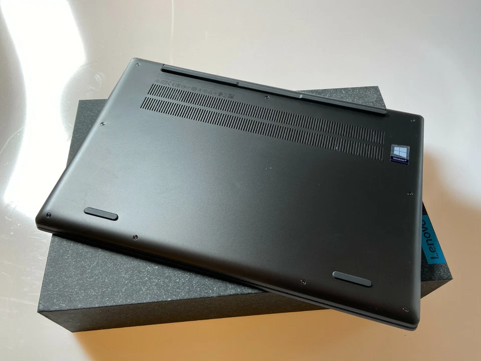 Portátil Lenovo Yoga S740-14IIL Core i5 1035G4 8GB RAM 256GB SSD 4K - Nórdico - Imagen 4 de 4