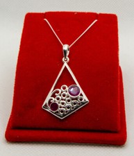 Anhänger asymmetrische Form mit Rubellit Edelstein, Kette Sterlingsilber 925
