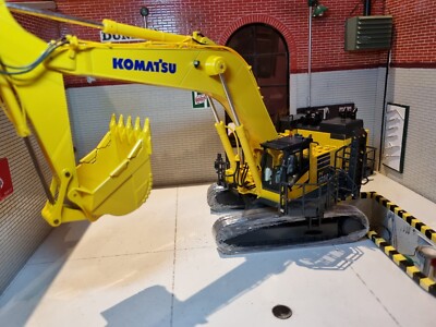 KOMATSU PC200i-11 1/50スケール PC200 i-11