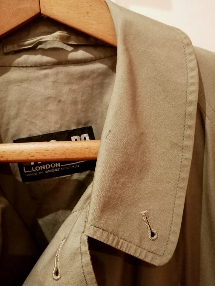 Vintage DAKS Men's Mac / Trenchcoat Size 42 REG 100% Cotton Olive Beige - Image 3 of 4