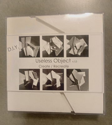 D.I.Y. ''Useless Object'' v.1.0 von Frederic Husseini / Baue deine eigene abstrakte Kunst