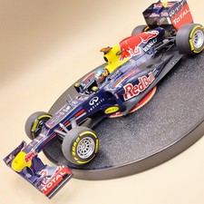 MINICHAMPS 1/18 Red Bull Racing Renault RB8 2012 Sebastian Vettel #1 110120001