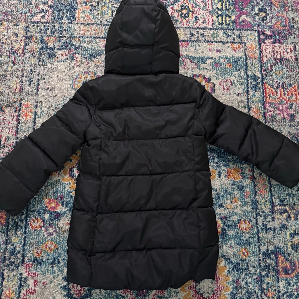 Parka acolchada Gap Kids ColdControl Ultra Max, talla S (6-7) negra verdadera Foto 2 de 4