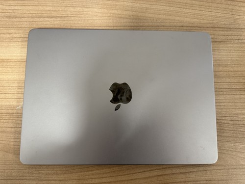 MacBook Air 13" 2022 (A2681) - M2 series - 16GB RAM 256GB SSD Silver - Picture 2 of 8