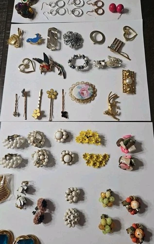 Vintage Estate Costume Jewelry Lot Retro Estate Barettes Earrings Brooches