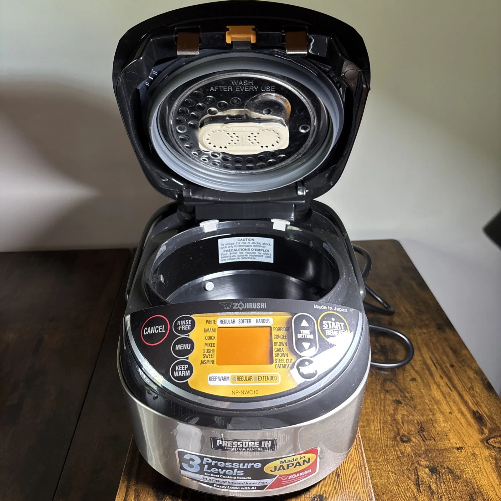 Zojirushi NP-NWC10 Induction Pressure Heating Rice Cooker Warmer 5 cup NO BOWL