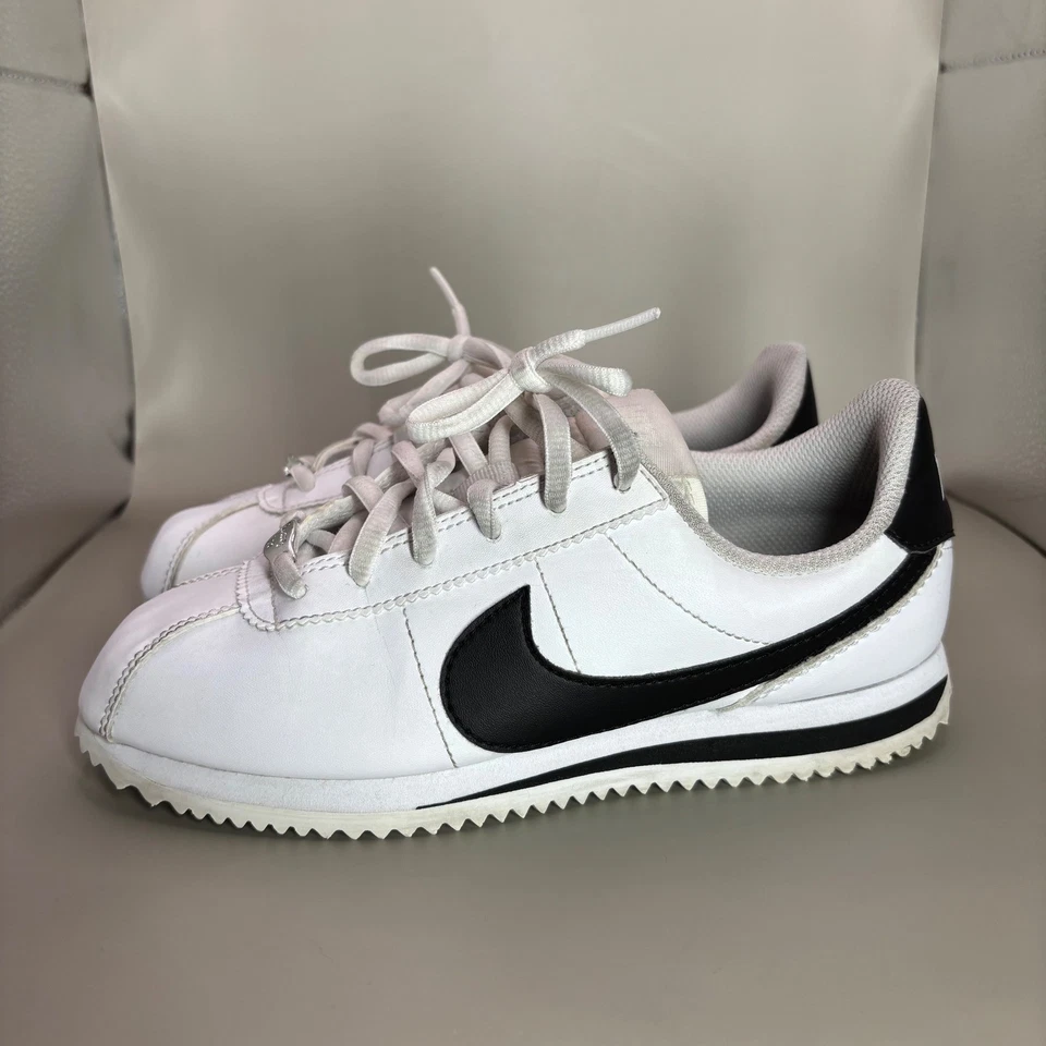 Nike Cortez Blanco Negro Cuero Con Cordones Niños Jóvenes Informales Tenis Zapatos 3.5Y Foto 3 de 4