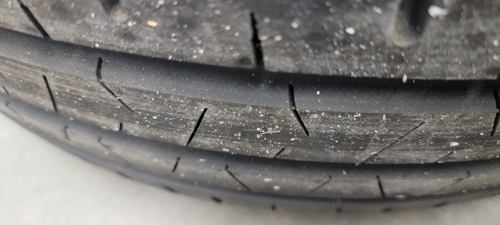 LAMBORGHINI URUS FRONT WHEEL RIM OEM 4ML601025K TIRE