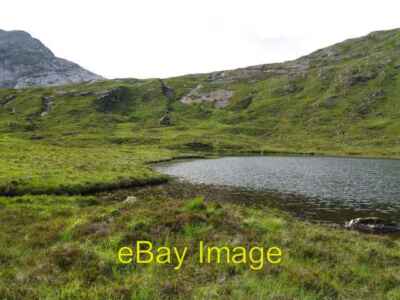 Foto 6x4 Loch Moin a' Chriathair Coulags Der Auslass mit dem W-Grat von c2006