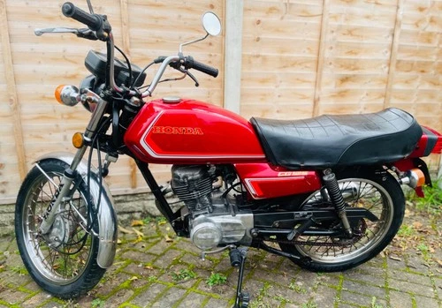 Honda Cg125 1984 Classic Motorcycle  - Picture 1 of 10