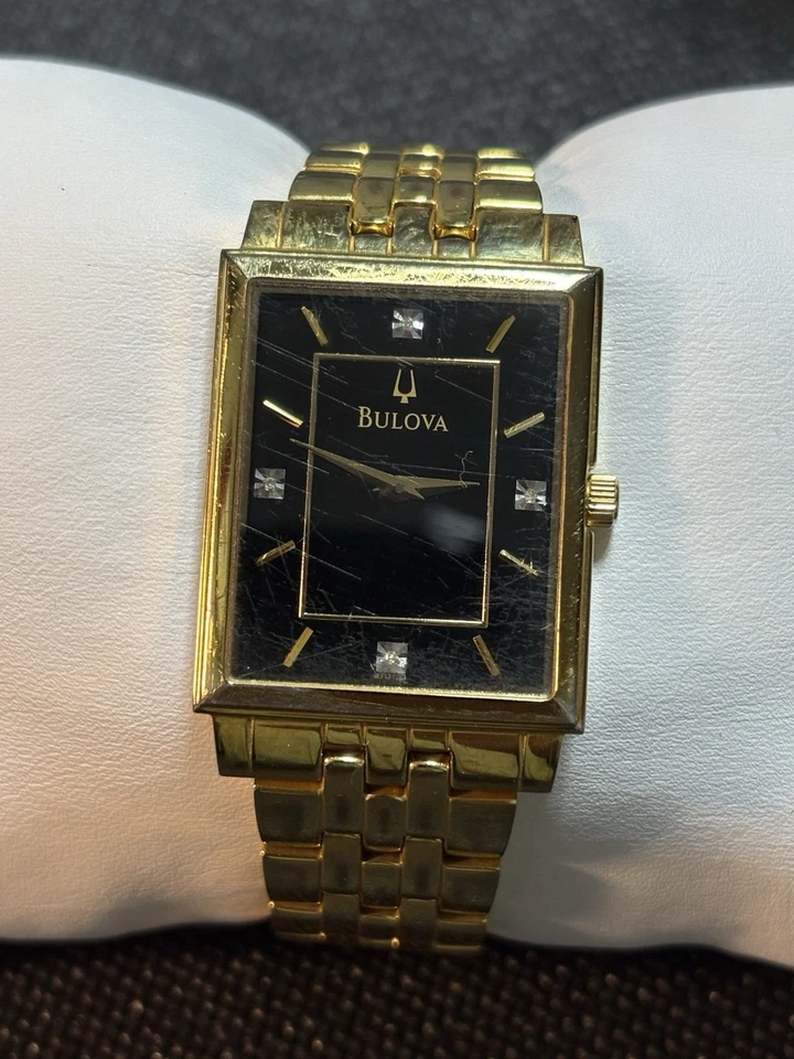 Reloj de vestir Bulova vintage rectangular tono dorado para hombre, B2,29 mm, funciona Foto 3 de 4