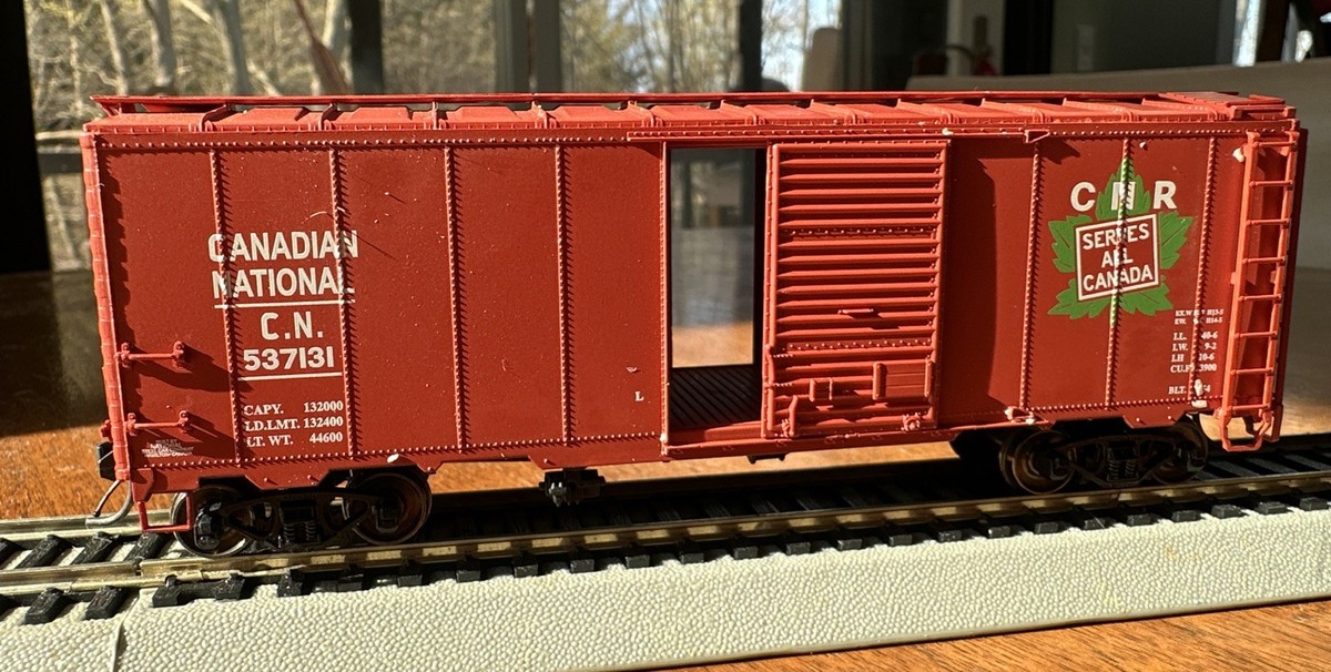 InterMountain HO Scale 46806-04 40' Mod AAR Boxcar Canadian
