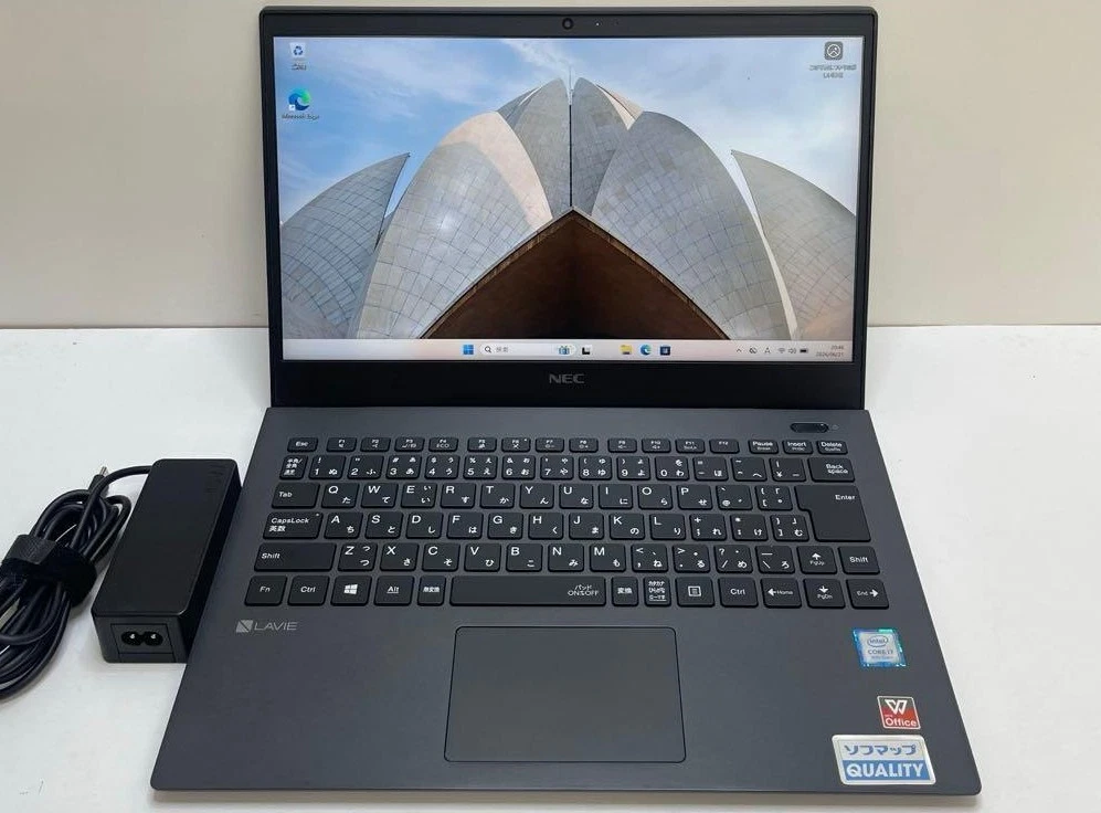 NEC LAVIE Direct PM 13.3インチ i7-8565U 8GB Ultra-light NEC LAVIE Direct PM i7-8565U Intel UHD 8GB 256GB 13.3