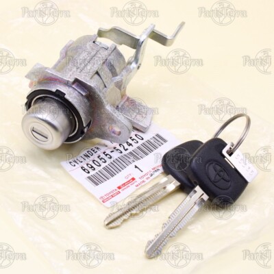 69055-52450 OEM Genuine Toyota YARIS 2007-2011 Back Door Lock