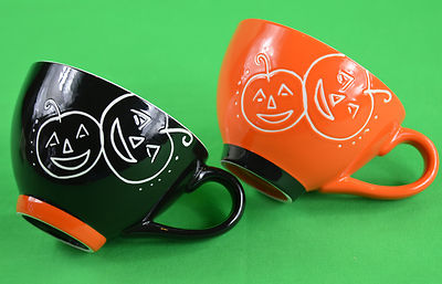 2 STARBUCKS COFFEE MUG CUP SET HALLOWEEN PUMPKIN 10oz 2007 FREE PRIORITY SHIP