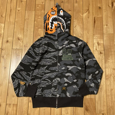 BAPE × Undefeated Tiger Shark Full Zip Hoodie A Bathing Ape Size S