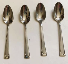 SCRIPT   4  Soup Spoons   Oneida Stainless  Made in Vietnam