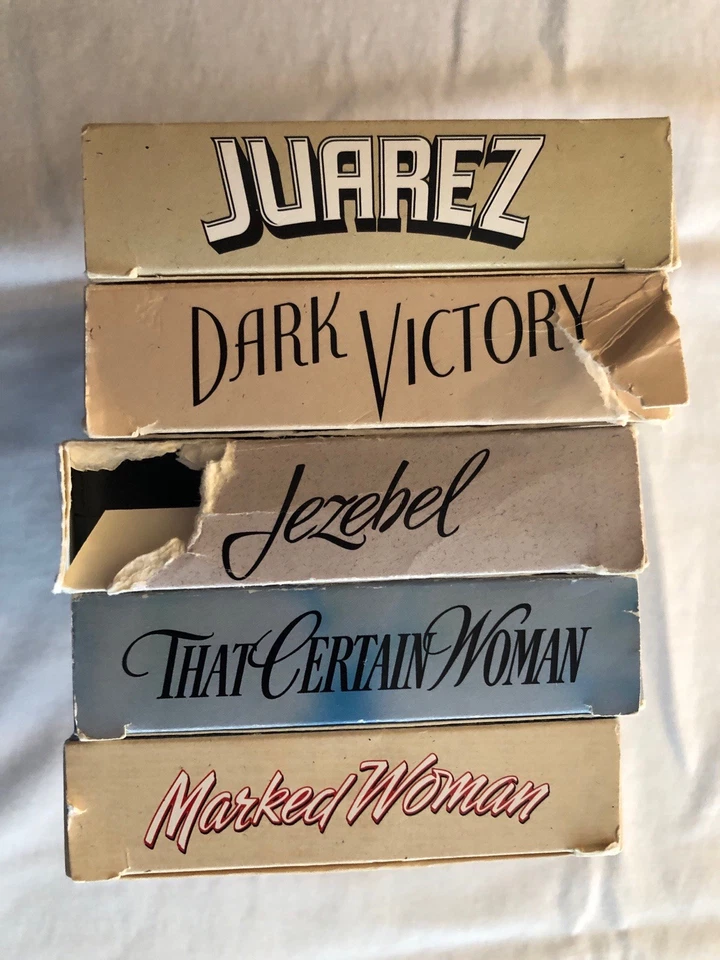 Bette Davis VHS Lot: Marked Woman/That Certain Woman/Jezebel/Dark Victory/Juarez - Image 3 of 4