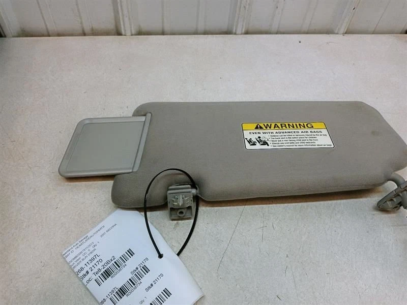 KIA SEDONA 2007 pasajero interior parasol con iluminación gris fabricante de equipos originales usado Foto 2 de 4