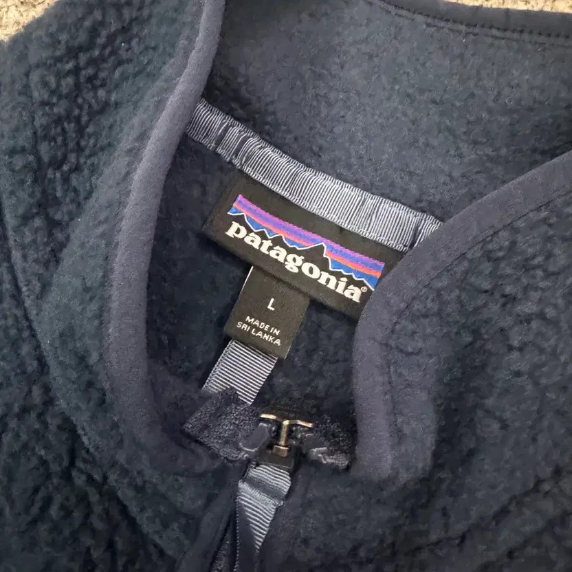 Patagonia Retro Pile Plus Jacket Women's Size L, Navy thumbnail 2