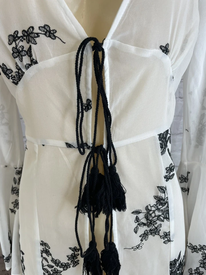 Mameluco kimono envolvente floral blanco Dance & Marvel usado S B757 Foto 3 de 4