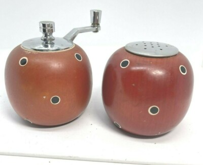 William Bounds Polk A Dot Wooden Globe Round Salt Shaker Pepper Grinder Set HTF