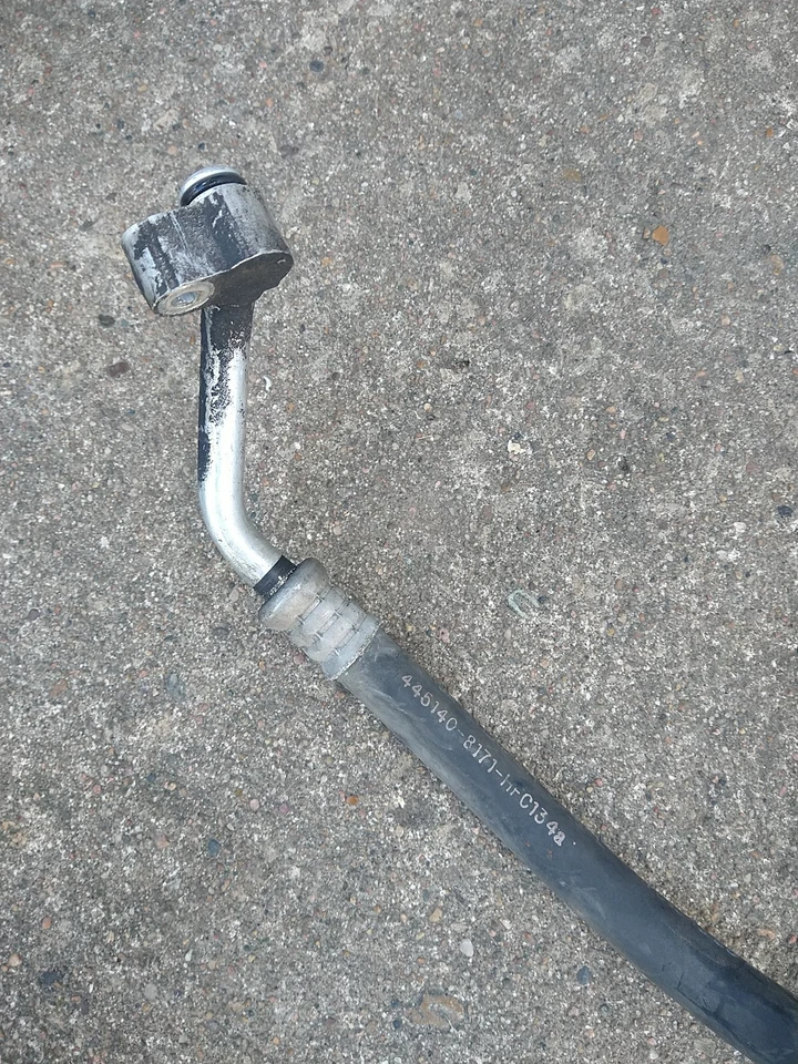 2000-2004 Toyota Avalon OEM AC Air Conditioning Line Hose Pipe - Image 3 of 4