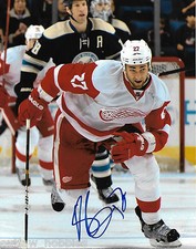 Detroit Red Wings Kyle Quincey Signed Autographed 8x10 Photo COA