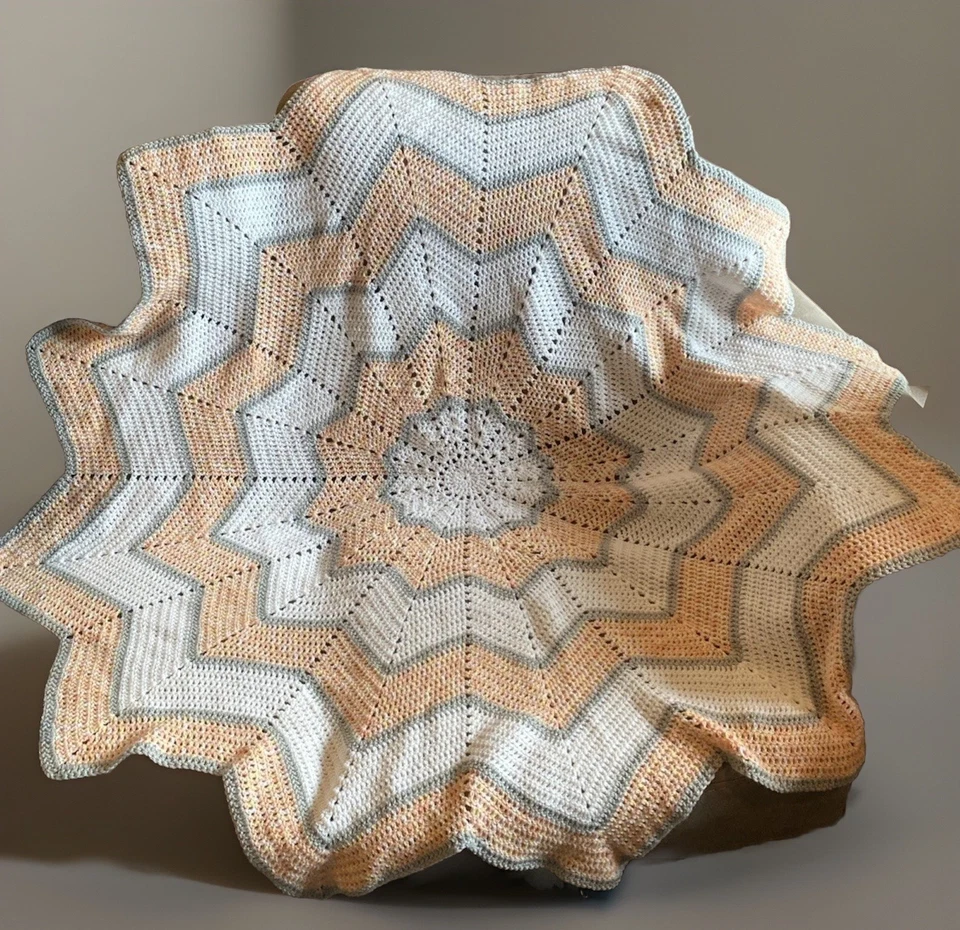 MANTA SOFÁ EXQUISITA HECHA A MANO CON PATRÓN DE ESTRELLA AFGANA MELOCOTÓN Y BLANCO ¡ÚNICA! Foto 2 de 4