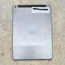 Apple iPad 9.7in 32GB Wi-Fi Silver Tablet Cracked Screen Scratched