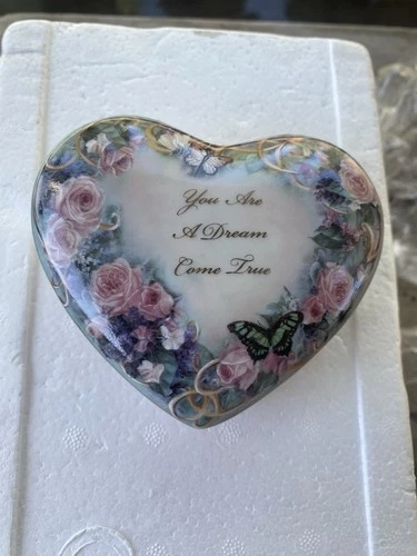 Expressions Of The Hearts By Lena Liu Porcelain Music Box.W/Certificate Of Auth