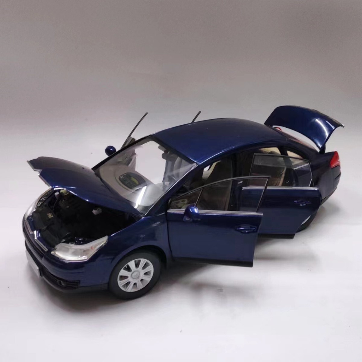 1/18 Citroen C-triumphc car 2006 blue China CITROEN Dealer