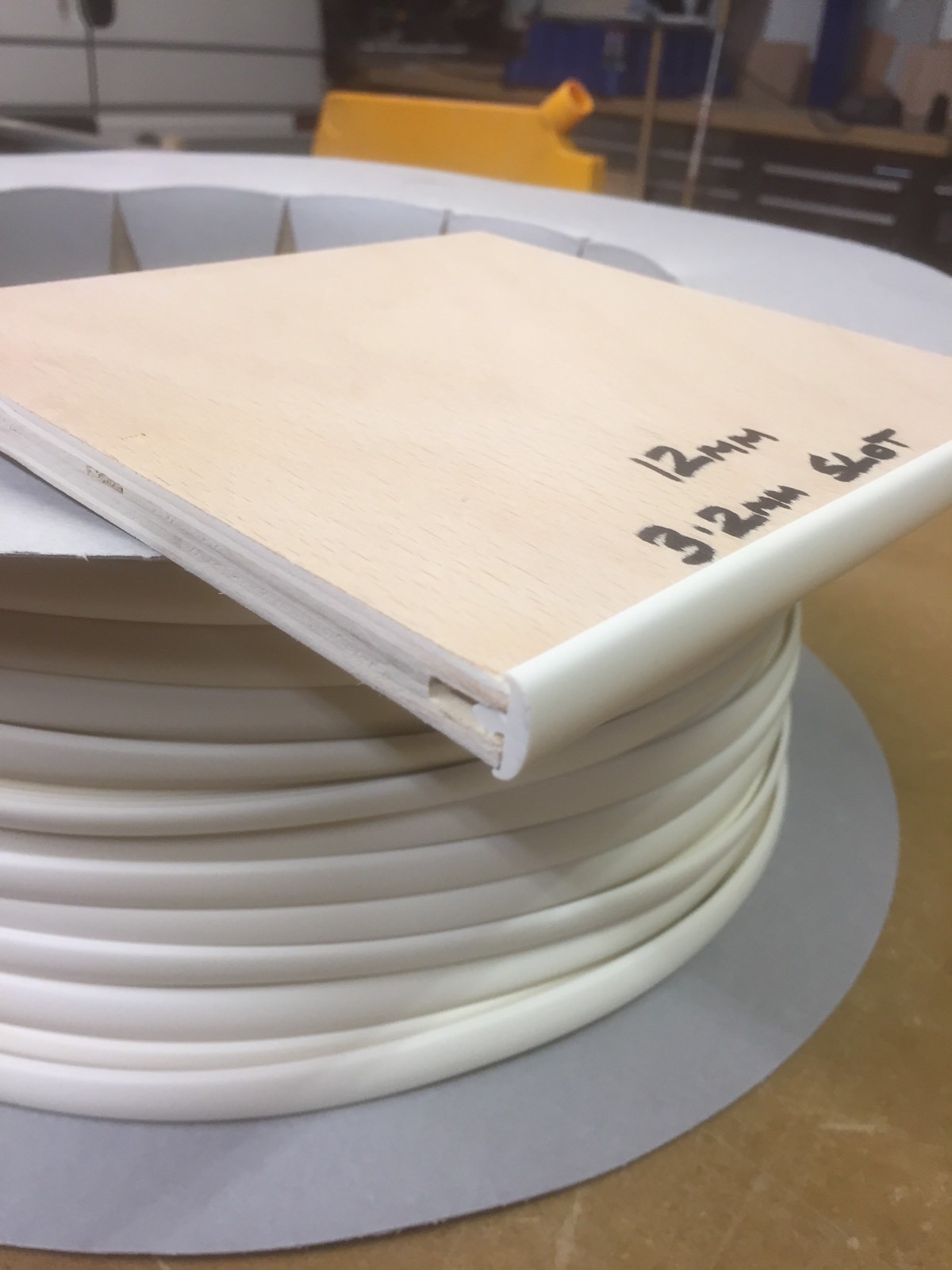 12MM T TRIM CREAM TABLE TRIM 10 METRES FURNITURE KNOCK ON EDGING