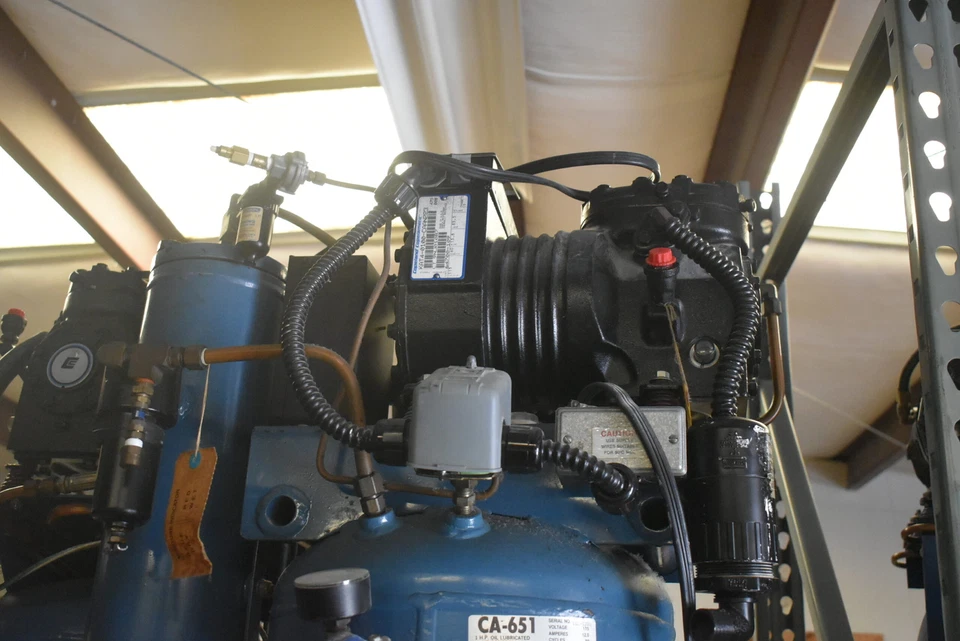 DentalEZ CA-651 стоматологический воздушный компрессор — б/у - Изображение 3 из 4